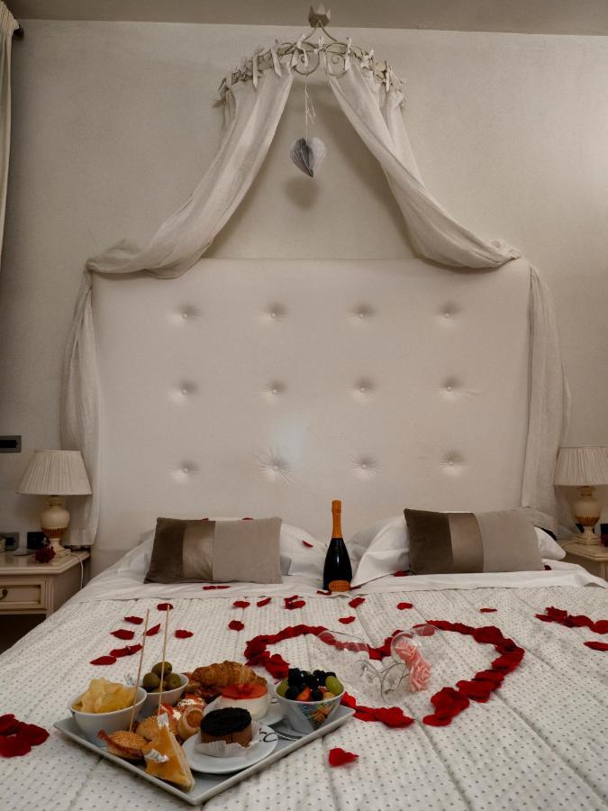 Hotel Europa Pallazzolo sull'Oglio Bagian luar foto