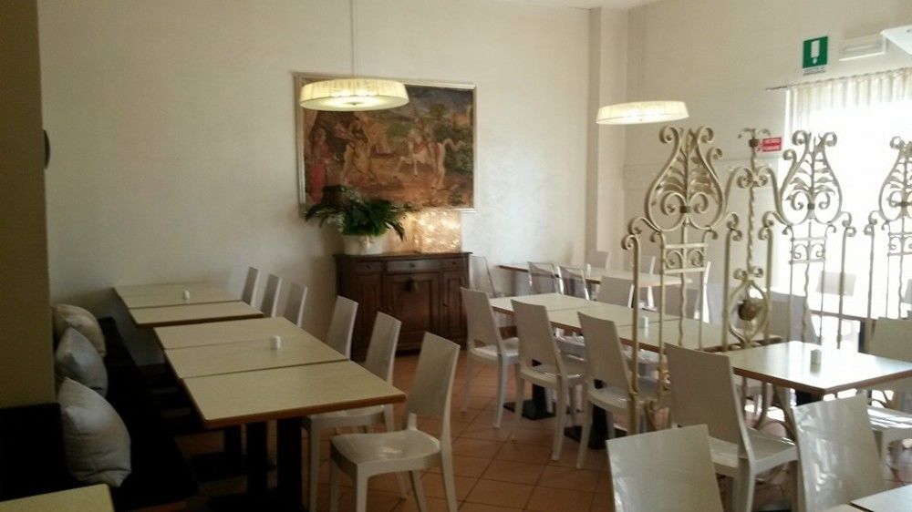 Hotel Europa Pallazzolo sull'Oglio Bagian luar foto