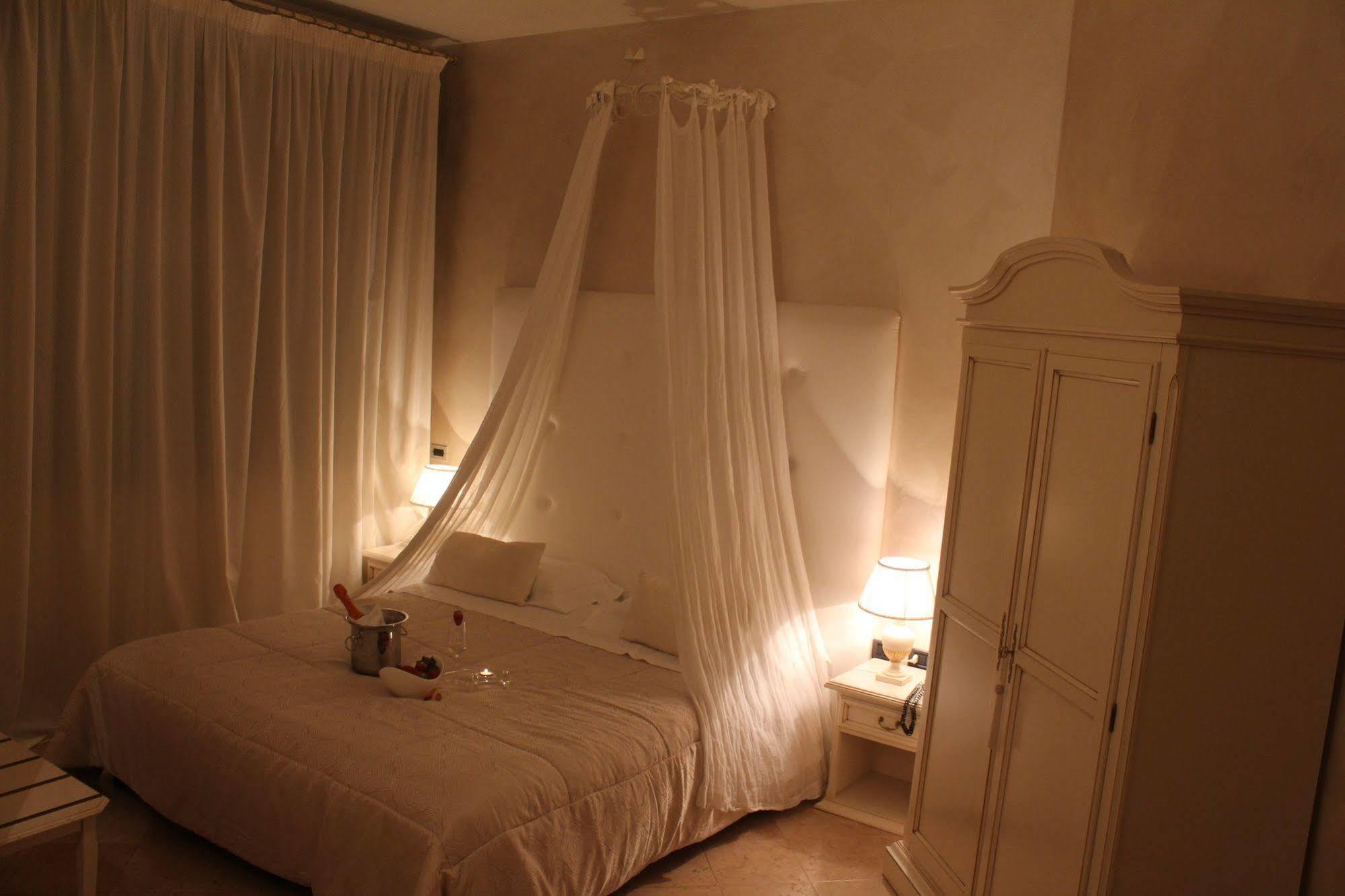 Hotel Europa Pallazzolo sull'Oglio Bagian luar foto
