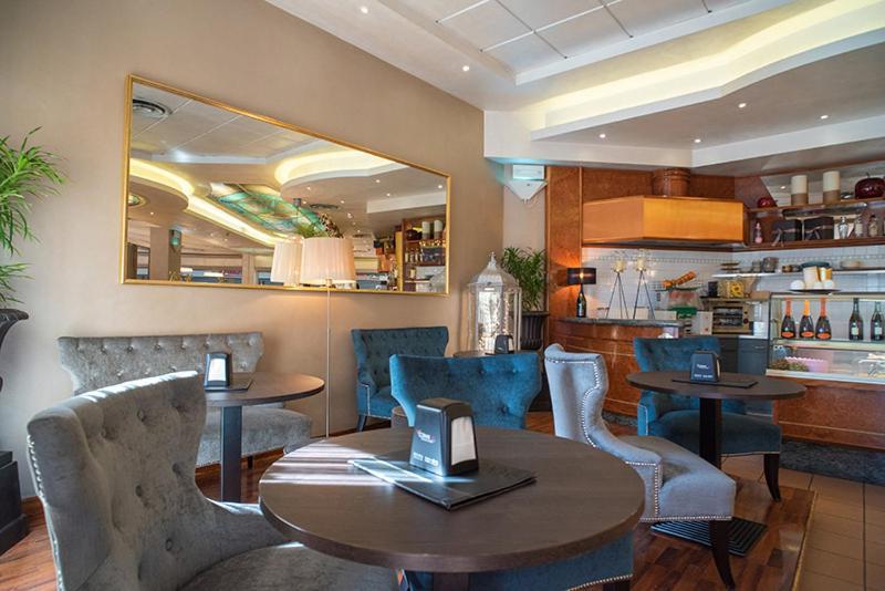Hotel Europa Pallazzolo sull'Oglio Bagian luar foto